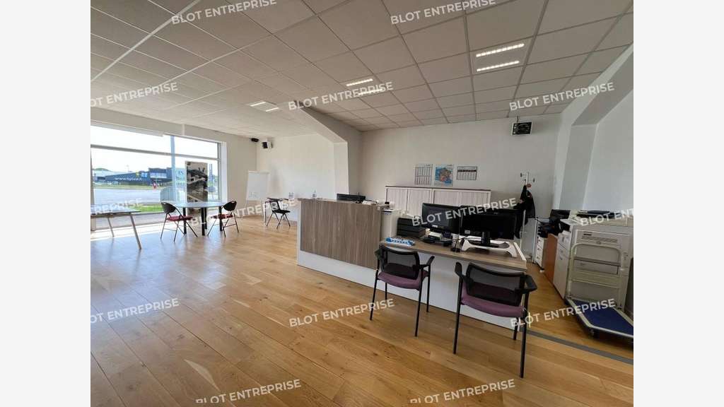 A louer cellule d'activité 200m² à Melesse
