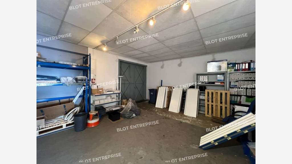 A louer cellule d'activité 200m² à Melesse
