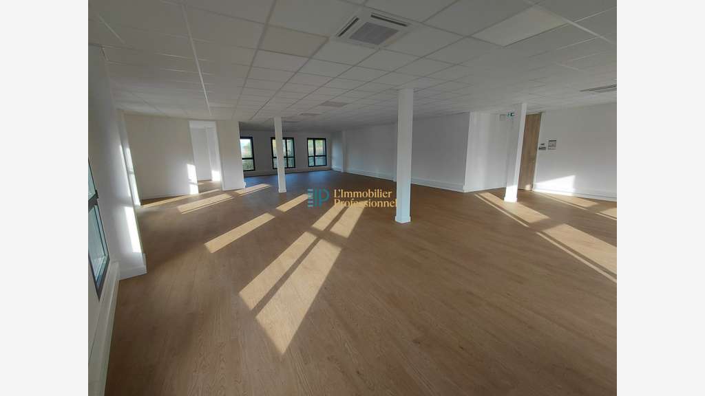 A louer bureaux 159m² zone artisanale Quimperlé