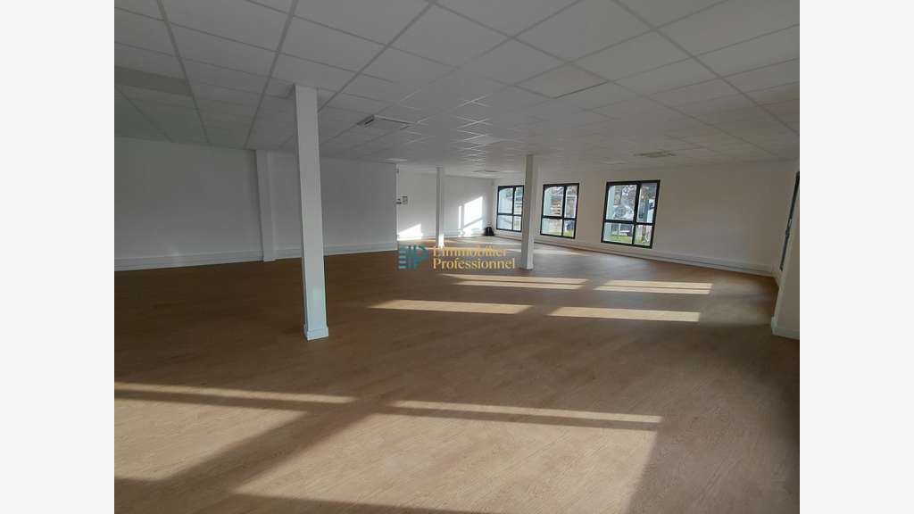A louer bureaux 159m² zone artisanale Quimperlé
