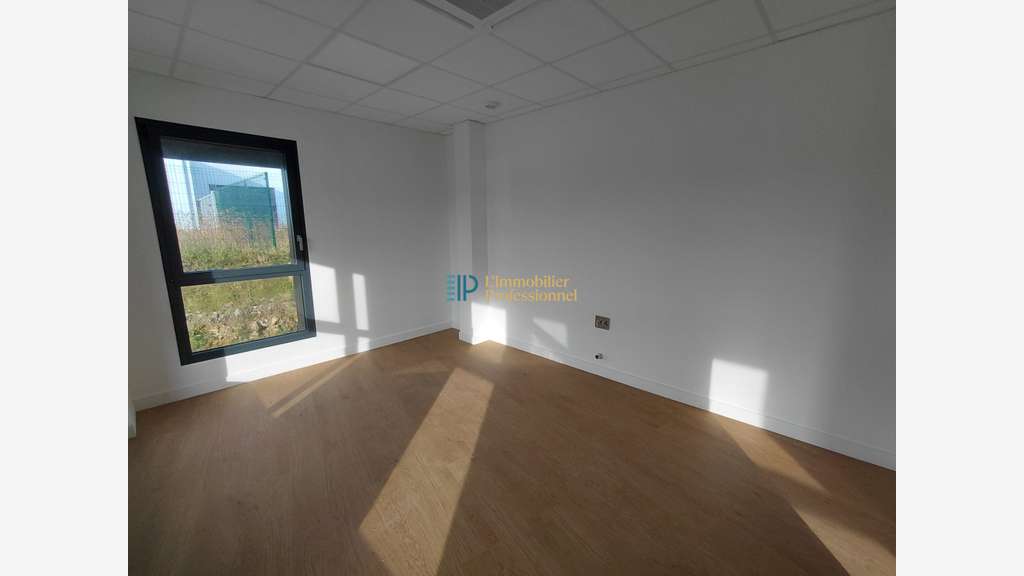 A louer bureaux 159m² zone artisanale Quimperlé