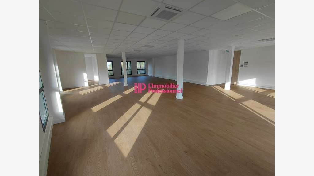 A louer bureaux 159m² zone artisanale Quimperlé