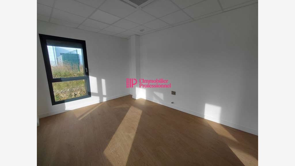 A louer bureaux 159m² zone artisanale Quimperlé