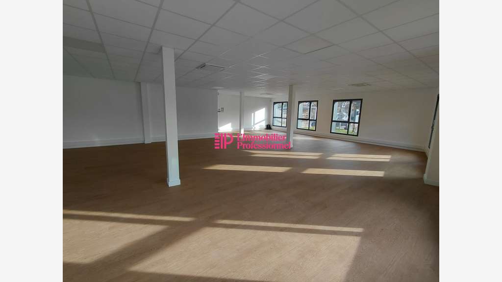 A louer bureaux 159m² zone artisanale Quimperlé