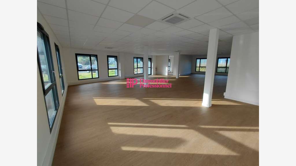 A louer bureaux 159m² zone artisanale Quimperlé