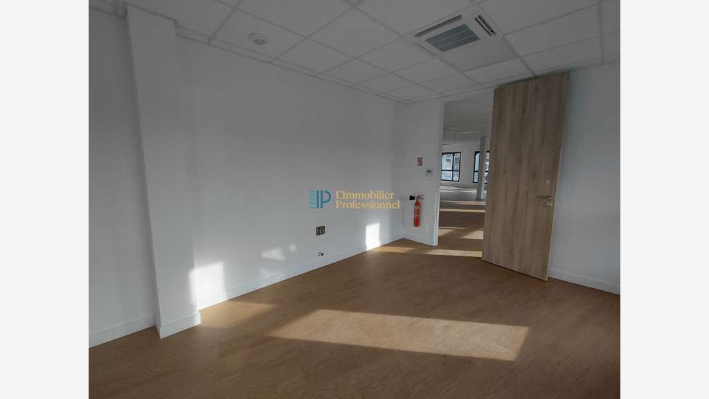 A louer bureaux 159m² zone artisanale Quimperlé