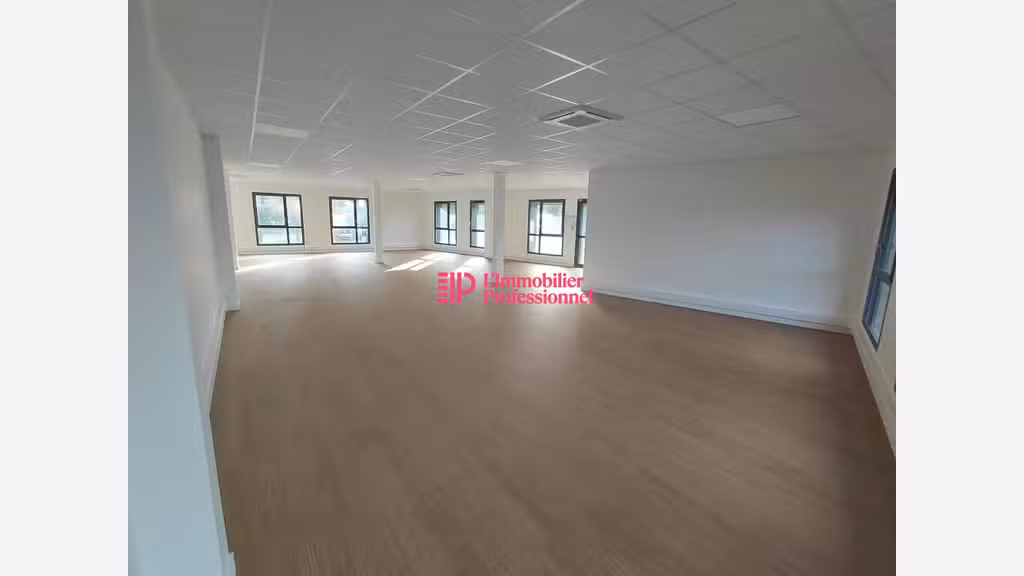 A louer bureaux 159m² zone artisanale Quimperlé