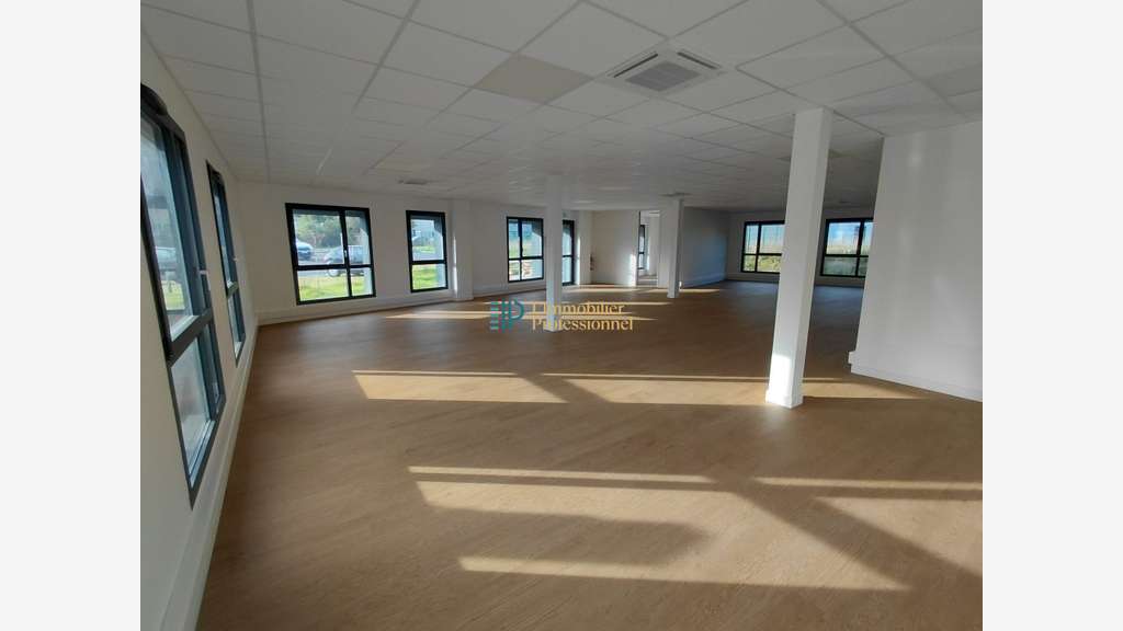 A louer bureaux 159m² zone artisanale Quimperlé