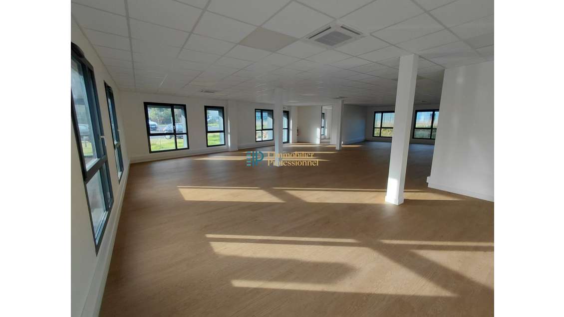 A louer bureaux 159m² zone artisanale Quimperlé