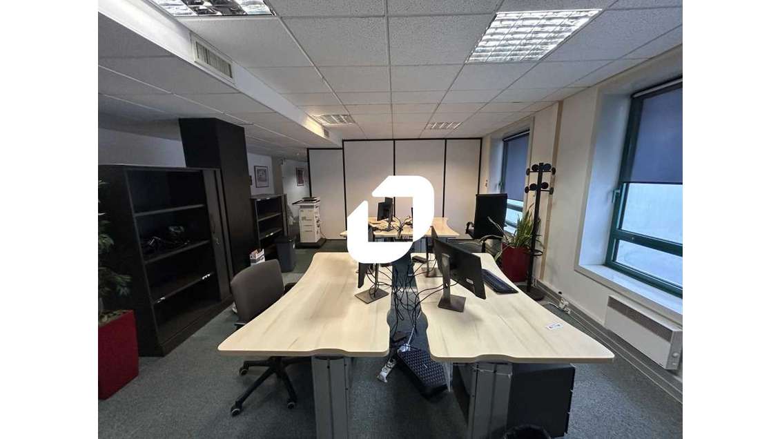 A louer Bureaux 555m² Melun