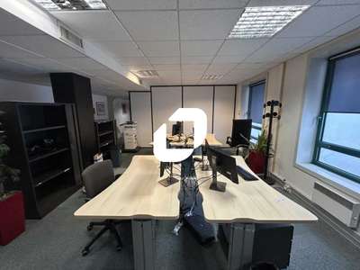 A louer Bureaux 705m² Melun