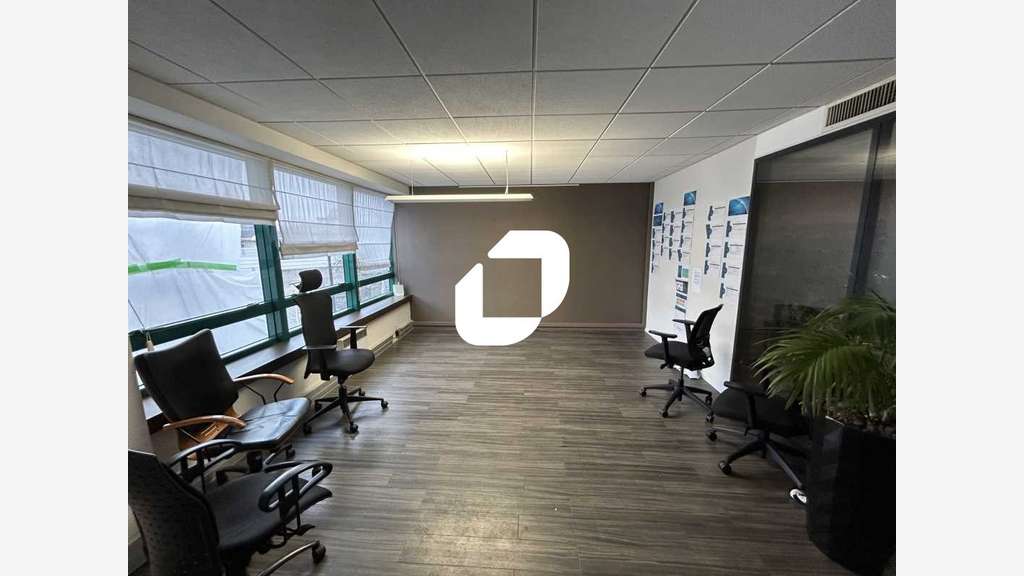 A louer Bureaux 555m² Melun
