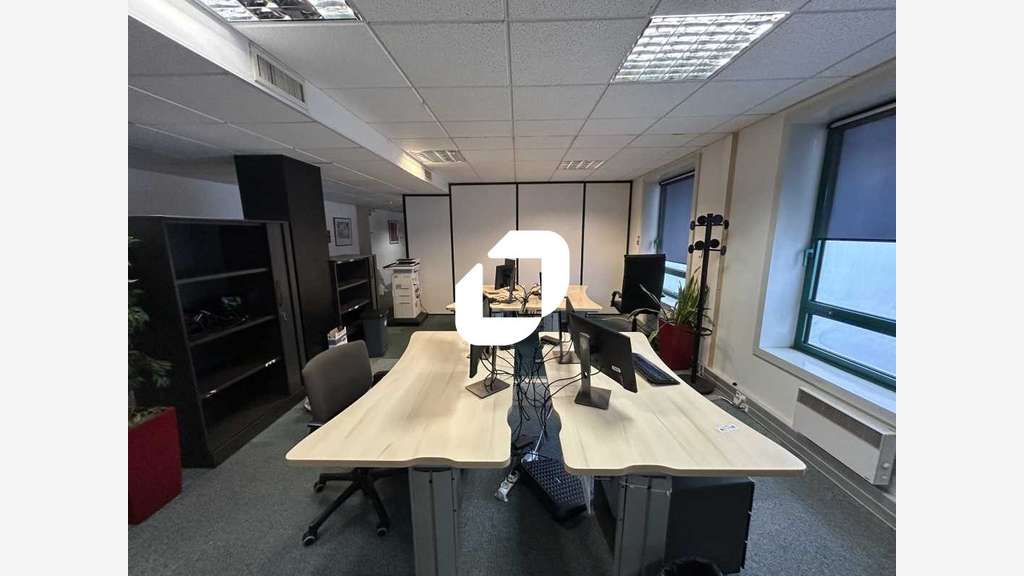A louer Bureaux 555m² Melun