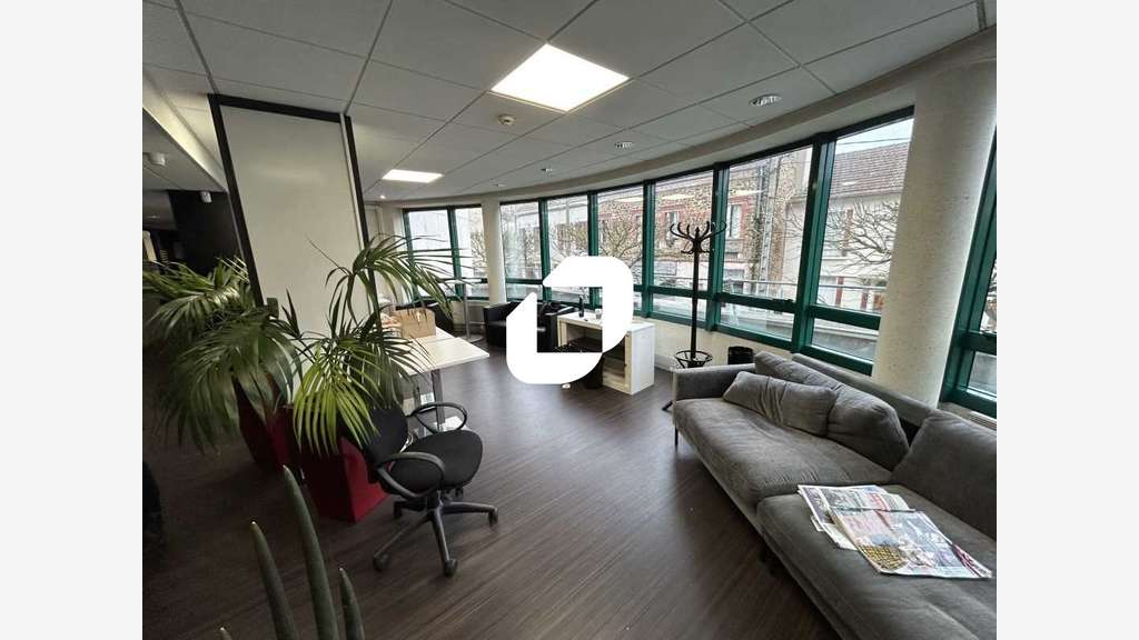 A louer Bureaux 305m² Melun