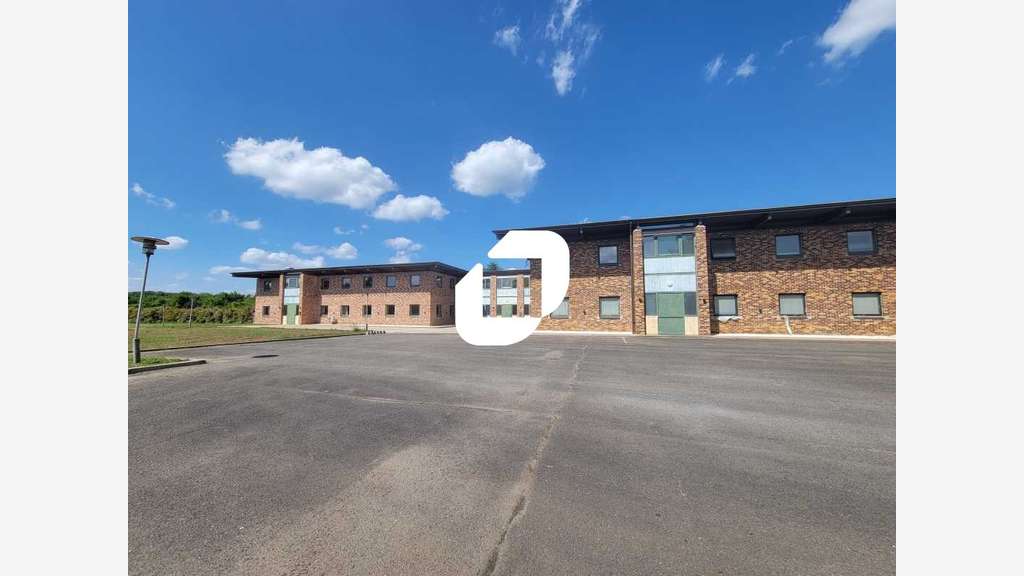 A louer Bureaux 1300m² Mennecy