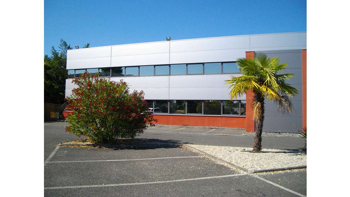 A louer bureaux 249m² RDC sortie N°11  à Mérignac