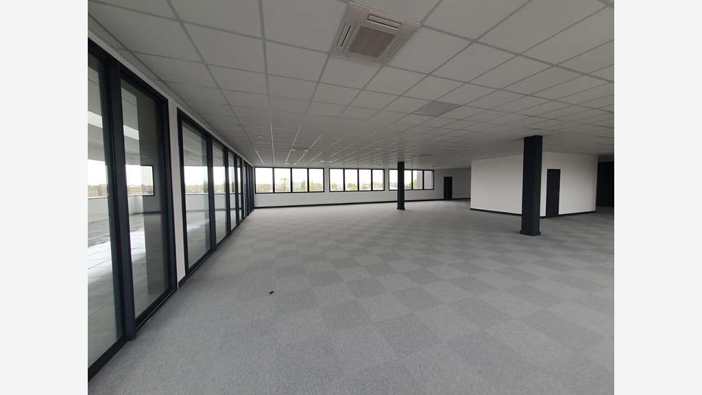 A louer bureaux 580m² dernier étage à Mérignac