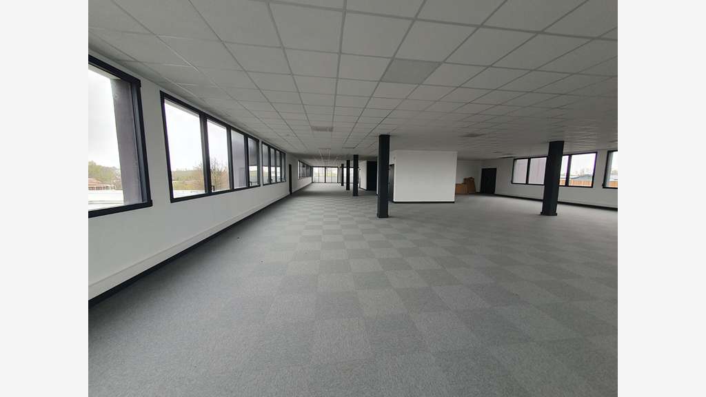 A louer bureaux 580m² dernier étage à Mérignac