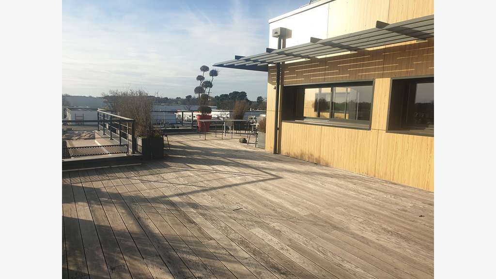 A louer bureaux 478m² R+3 à Mérignac  ZI du Phare
