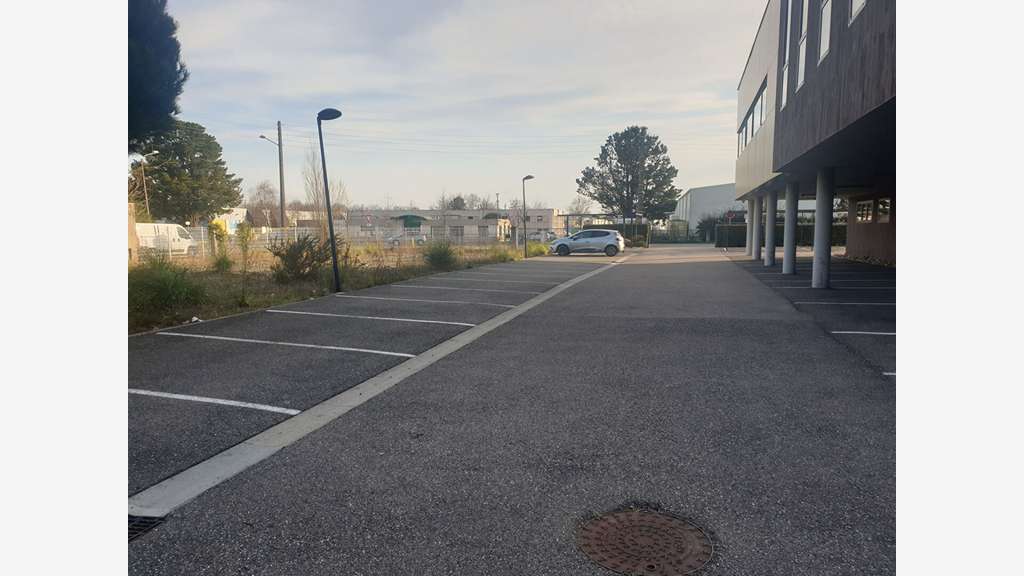 A louer bureaux 478m² R+3 à Mérignac  ZI du Phare