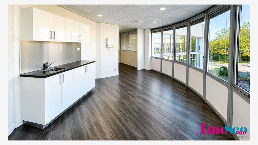 A louer bureaux 430m² Mérignac R+1 proche aéroport