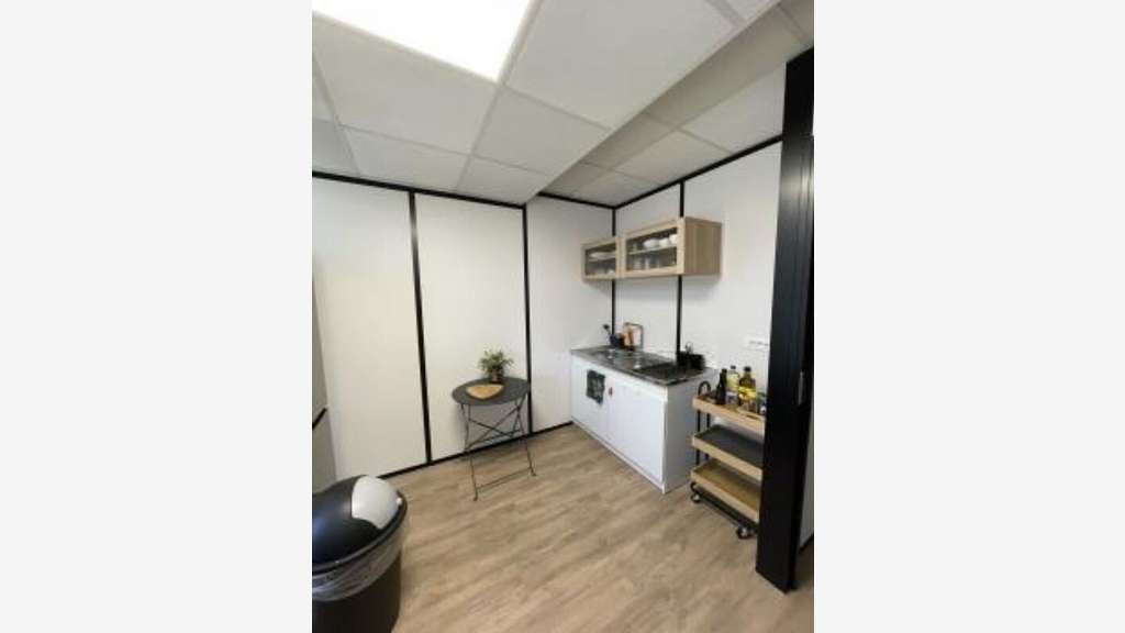 A louer bureaux 140m² RDC sortie N°11 à Mérignac