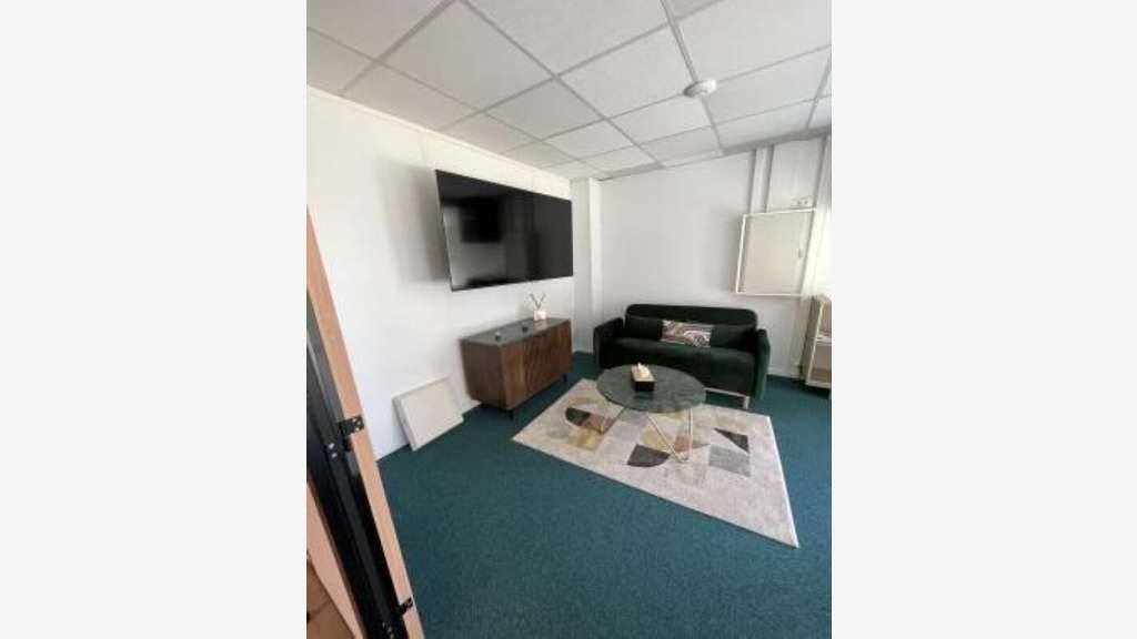 A louer bureaux 140m² RDC sortie N°11 à Mérignac