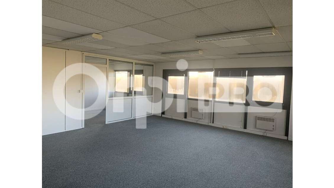 A louer bureau proche rocade 125m² R+1 à Mérignac