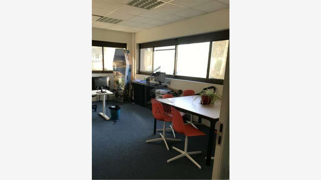 Bureaux 179m² R+1 à louer à Mérignac aéroport