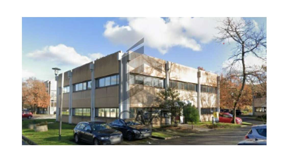 Bureaux 179m² R+1 à louer à Mérignac aéroport 