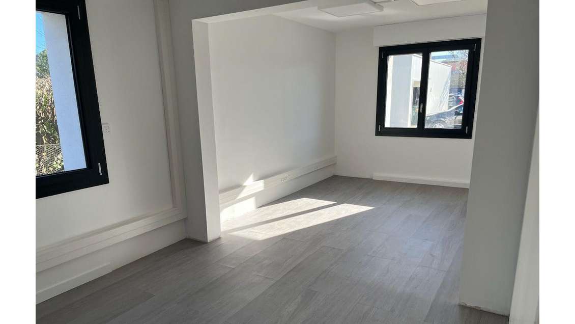 Location bureaux 21m² à Mérignac Capeyron