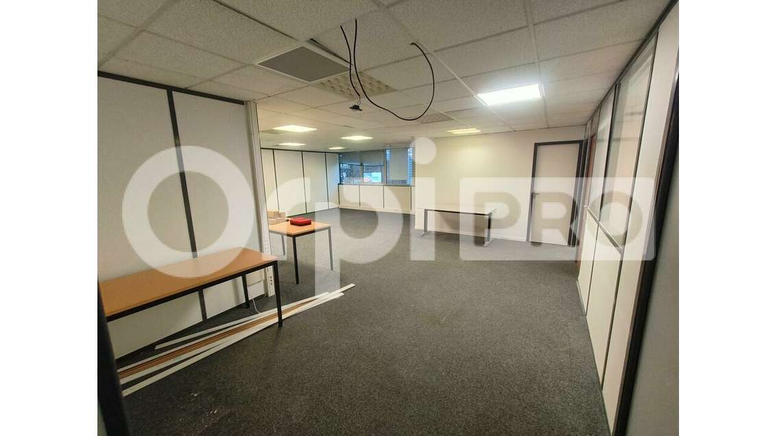 Bureau 113m² à louer à Mérignac 