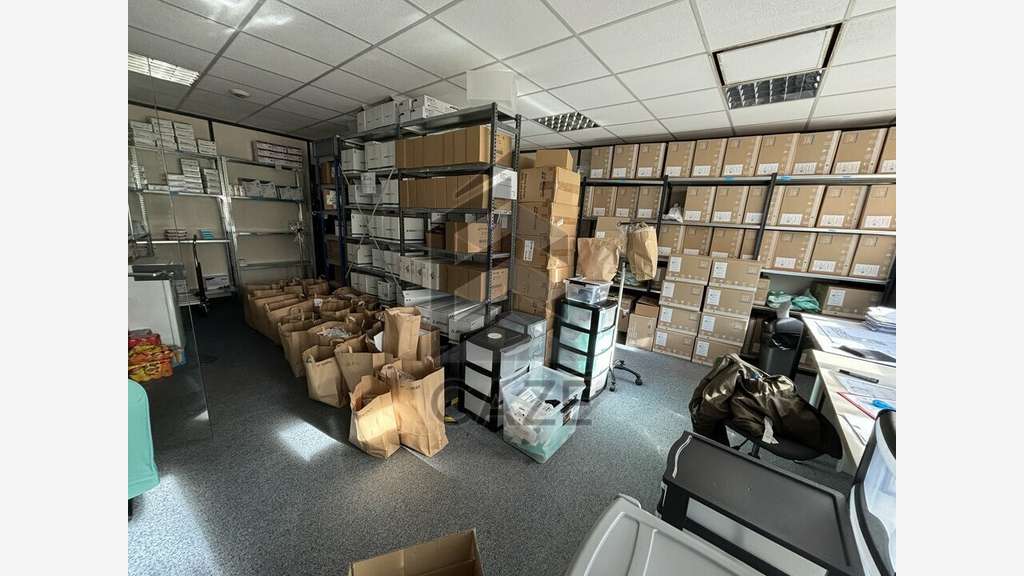 Bureaux à louer en RDC proche tramway à Mérignac