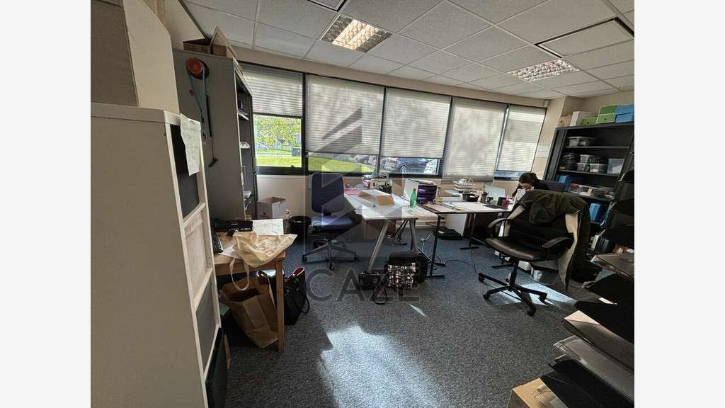 Bureaux à louer en RDC proche tramway à Mérignac