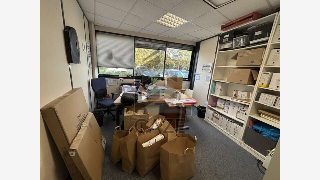 Bureaux à louer en RDC proche tramway à Mérignac