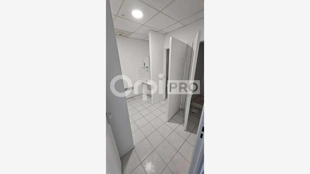 Bureaux très beaux volumes à louer à Mérignac
