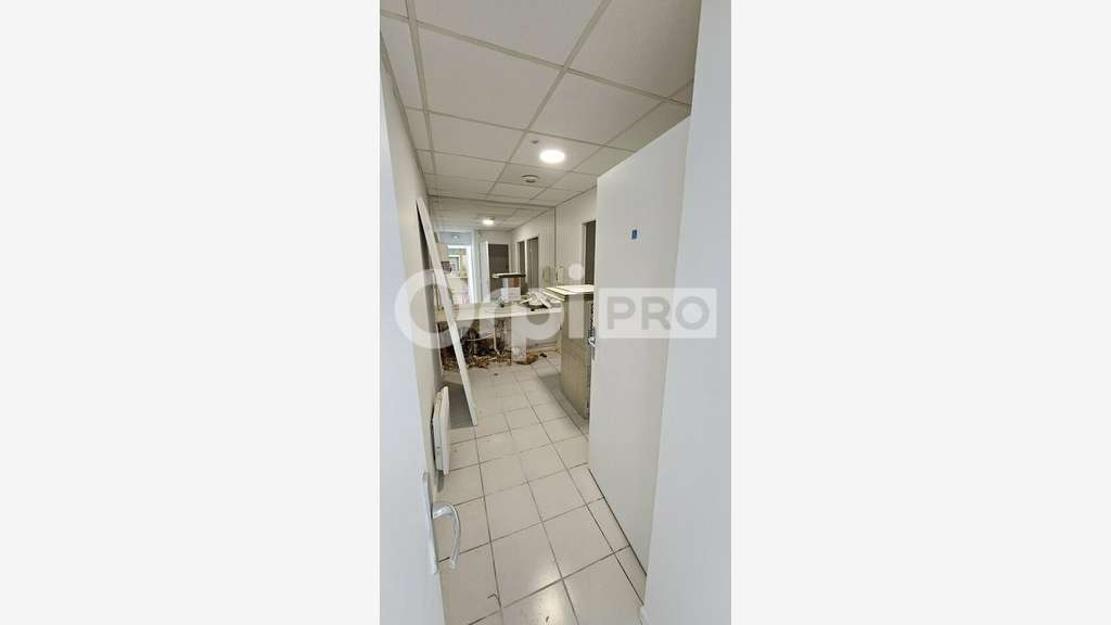 Bureaux très beaux volumes à louer à Mérignac