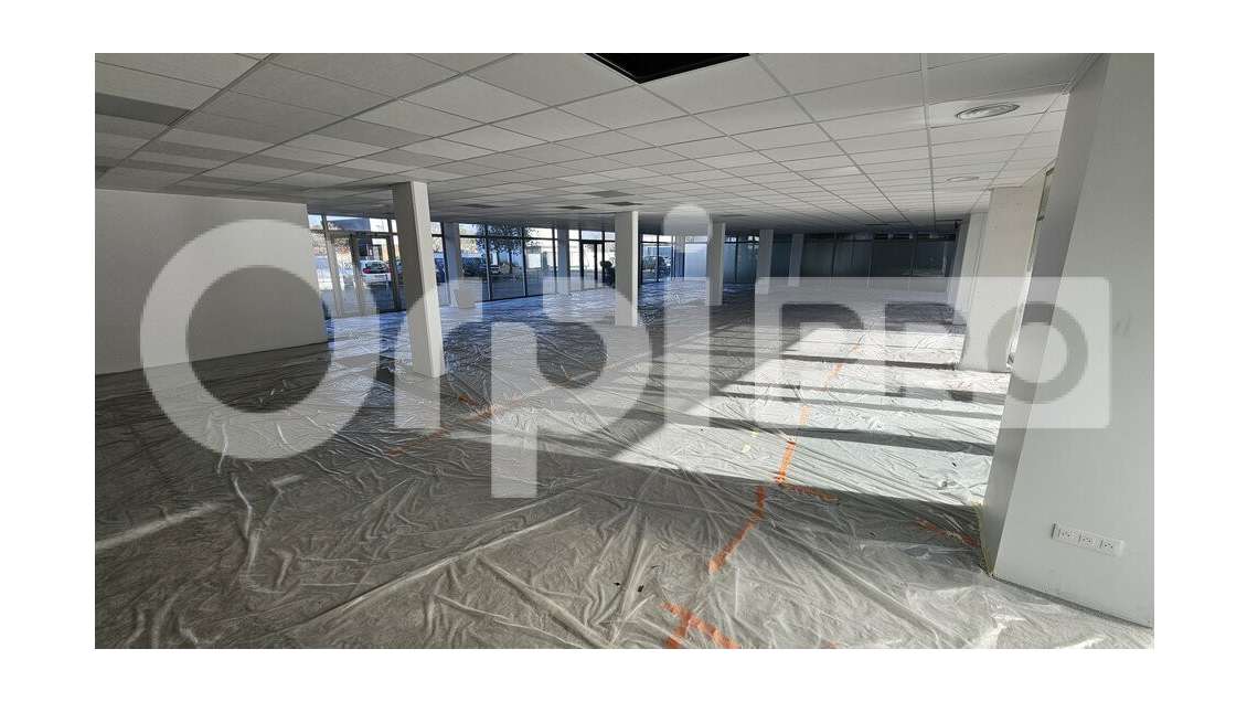 Bureaux très beaux volumes à louer à Mérignac 