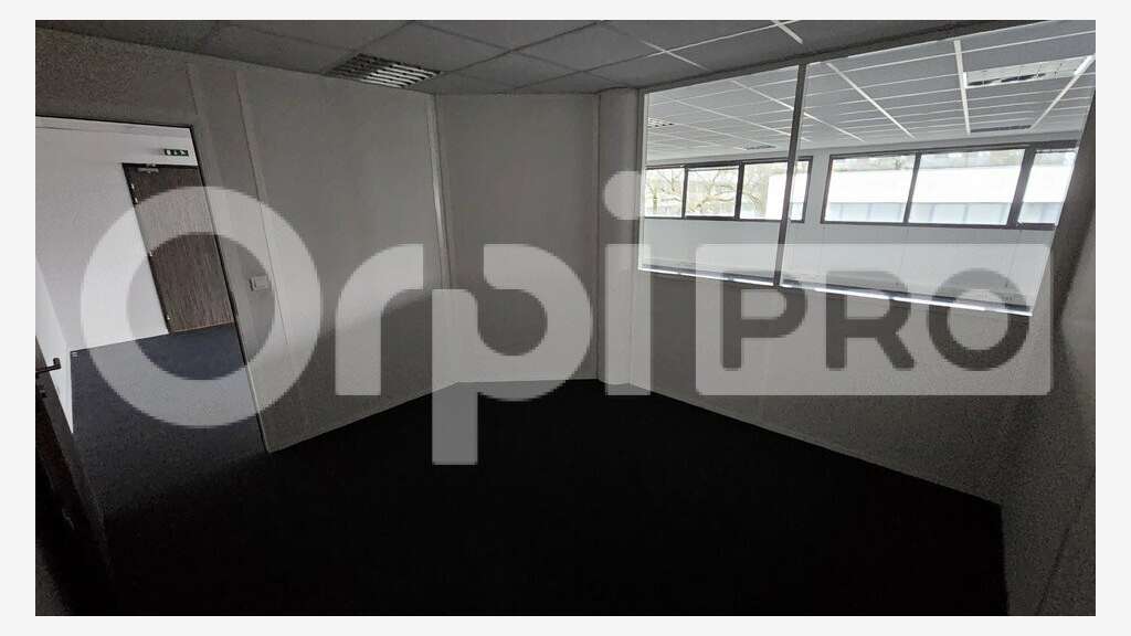 Bureaux aménagés 348m² à louer à Mérignac