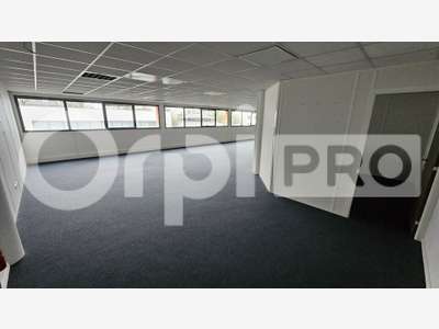 Bureaux aménagés 348m² à louer à Mérignac