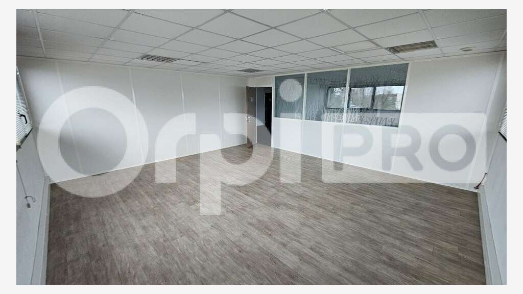 Bureaux aménagés 348m² à louer à Mérignac