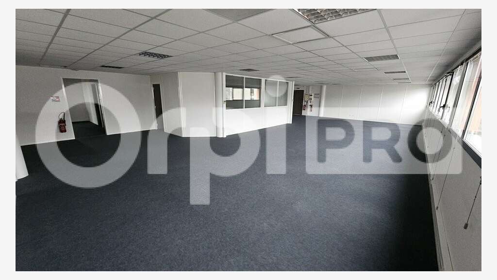 Bureaux aménagés 348m² à louer à Mérignac