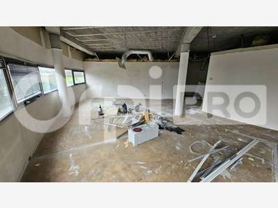 Plateau de bureaux 153m² R+1 à louer à Mérignac