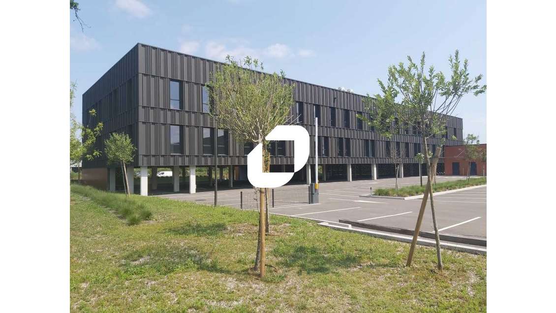 A louer bureaux de 167m² + parkings à Mérignac