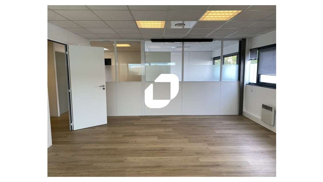 A louer Bureaux 84m² Merignac