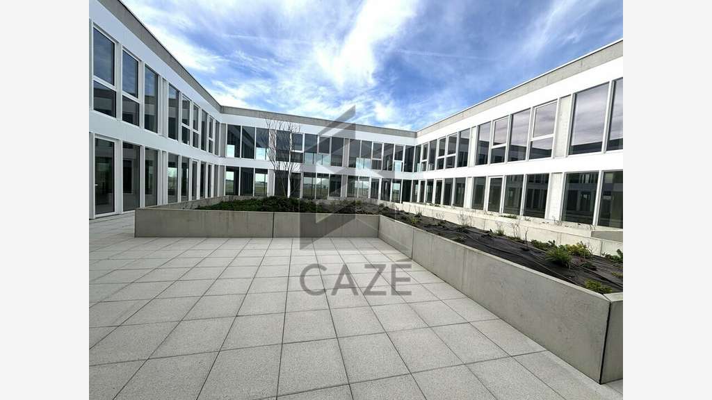 Bureaux neufs face aux pistes Bordeaux Aéroparc
