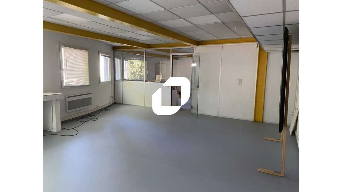A louer Bureaux 102m² Merignac