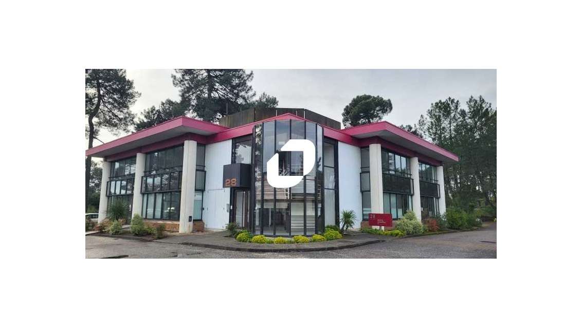 A louer Bureaux 222m² Merignac