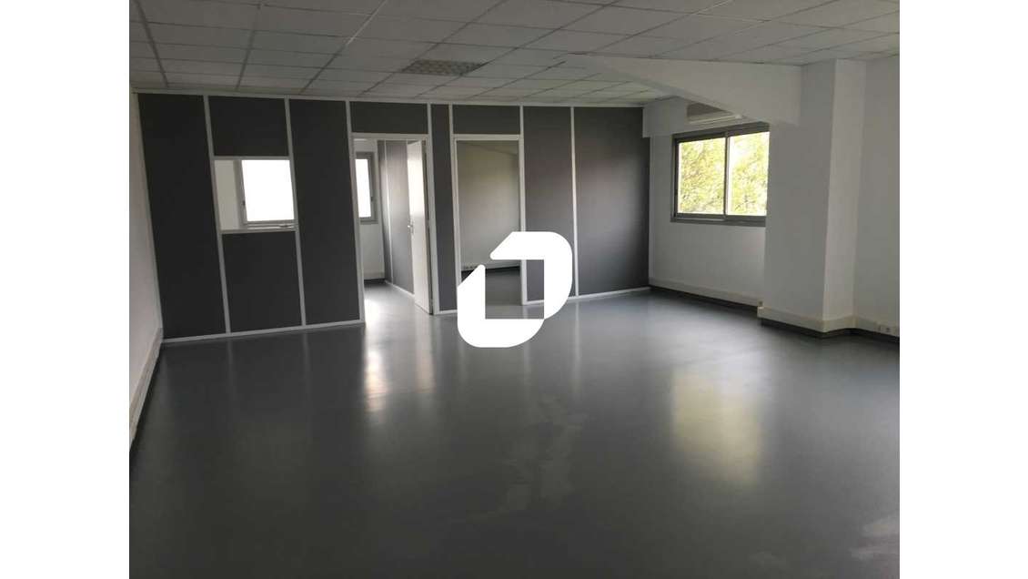 A louer Bureaux 74m² Merignac