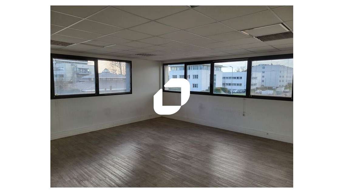 A louer Bureaux 348m² Merignac